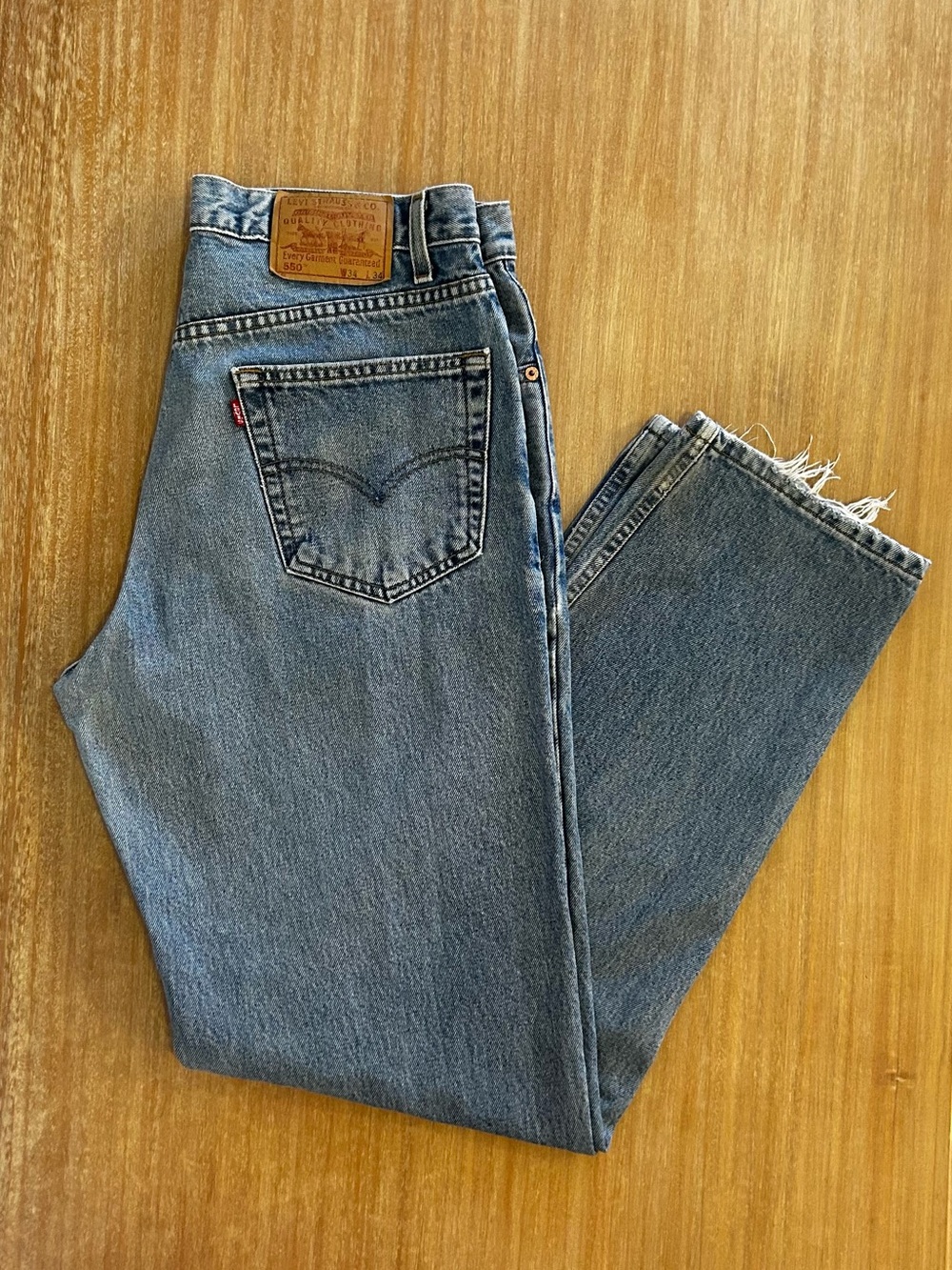 Vintage 1989 Levi’s 550 Relaxed Fit Jeans — Light Wash | Tag W34 L34